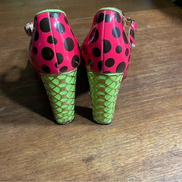 Polka Dot Platform Shoes - Pink and Green - Picture 5 of 11